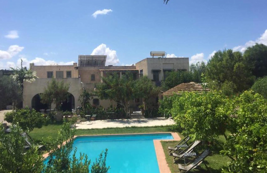 أشهر دور الضيافة في بنزرت 6 Vue globale de la maison dhote Henchir Dheb