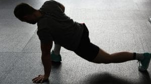 جدول تمارين HIIT في المنزل للرجال
